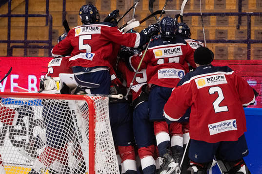 Stockholm Nords  spelarna jublar