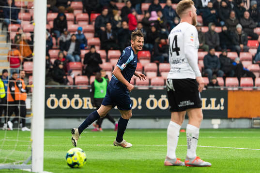 Malmö FFs Markus Rosenberg jublar efter 0-5