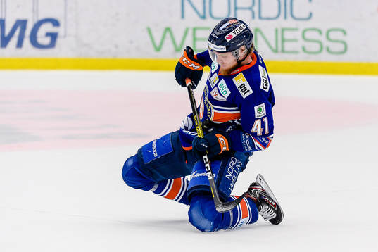 Växjös Ludvig Nilsson täcker skott