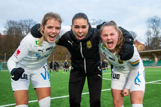 Bla gjennom flere bilder av Fotboll, F19-slutspel, Bronsmatch, Djurgården - Umeå