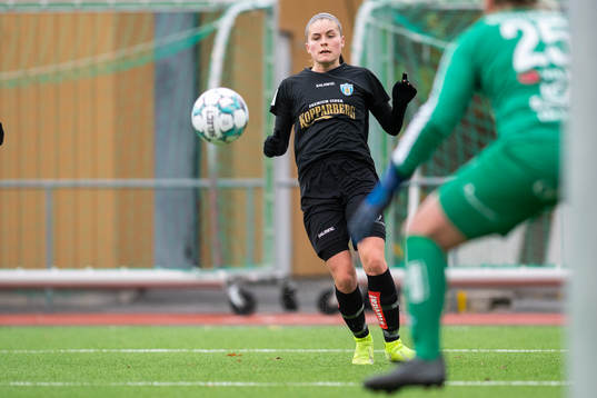 Göteborgs Hanna Wijk skjuter