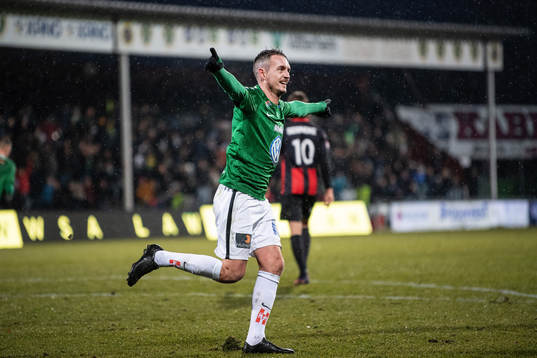 Jönköpings Daryl Smylie jublar