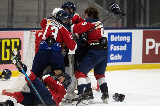 Stockholm Nords spelarna jublar