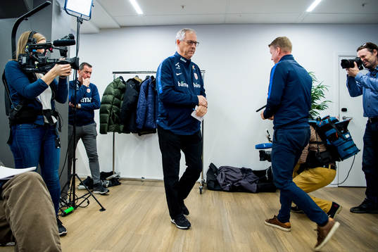 Lars Lagerbäck, head coach of Norway, and Leif Gunnar