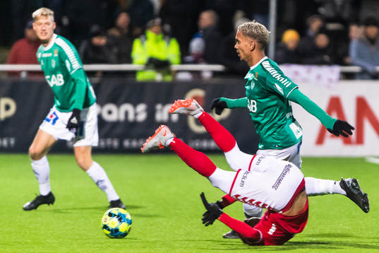 Kalmars Romário Pereira Sipião faller