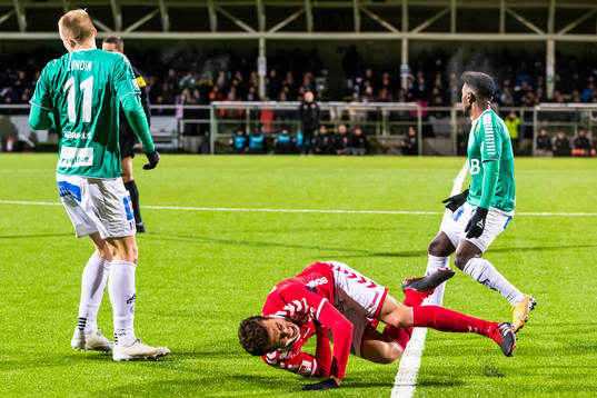 Kalmars Herman Hallberg faller