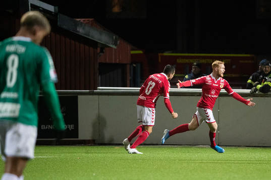 Kalmars Geir Andre Herrem och Emin Nouri jublar