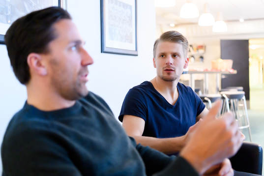 Frölundas Joel Lundqvist och Nicklas Lasu blir intervjuade