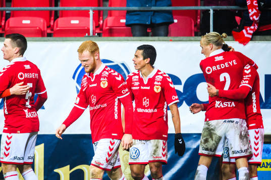 Kalmars spelare jublar