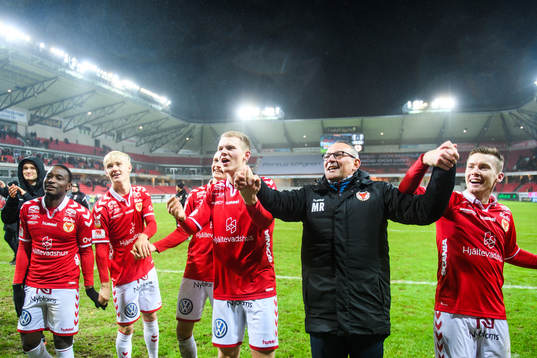 Kalmars spelare jublar