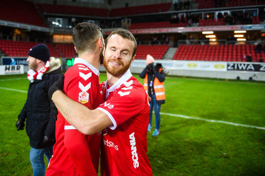 Kalmars Fidan Aliti och Måns Söderqvist  jublar