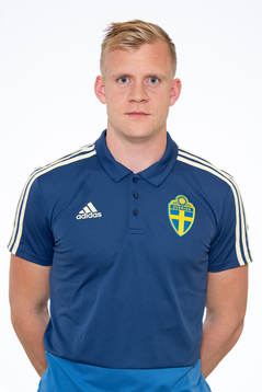 Linus Eriksson, målvaktstränare i P17-landslaget poserar för porträtt den 12 november 2019 i Stockholm.