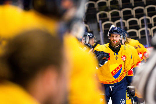 Mattias Guter of Djurgården celebrates his 2-2 goal