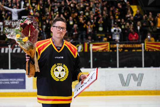 Johan Holmqvist uppmärksammas