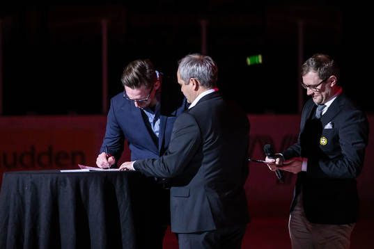 Johan Holmqvist uppmärksammas