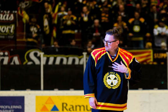 Johan Holmqvist uppmärksammas