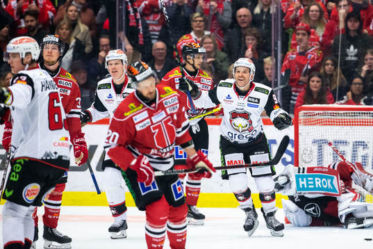 Malmö Redhawks Frederik Storm jublar