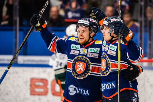 Växjös Brendan Shinnimin jublar