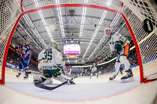 Växjös Erik Josefsson gör mål 2-1 bakom Färjestads