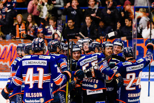 Växjös spelare jublar