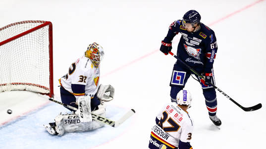 Mål 2-1 av Linköpings Jarno Kärki förbi Djurgårdens