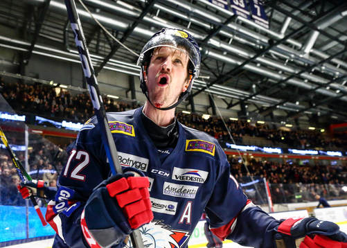 Linköpings Sebastian Karlsson jublar