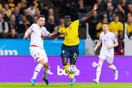 Viljormur Davidsen of Faroe Islands and Ken Sema of Sweden