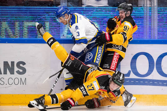 Leksands Jon Knuts och Luleås Austin Farley och Nils