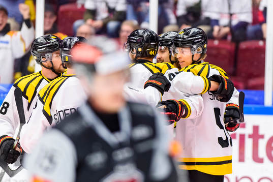 Brynäs Tomi Sallinen jublar