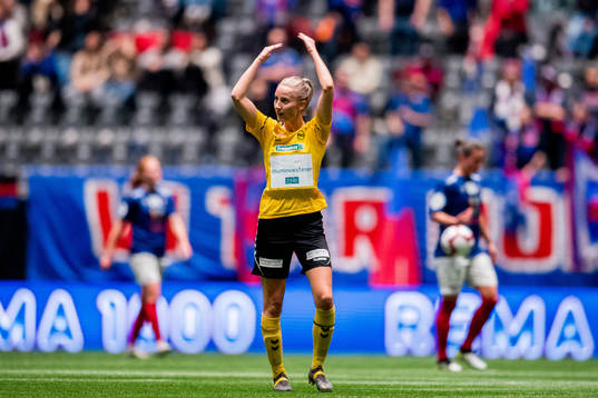 Anja Sønstevold of LSK Kvinner celebrates after 4-0