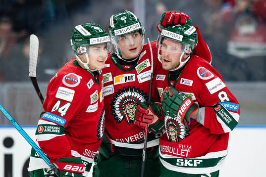 Frölundas Jacob Moverare jublar ihop med Viktor Ekbom och