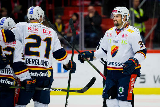 Djurgårdens Patrik Berglund och Dick Axelsson jublar vid