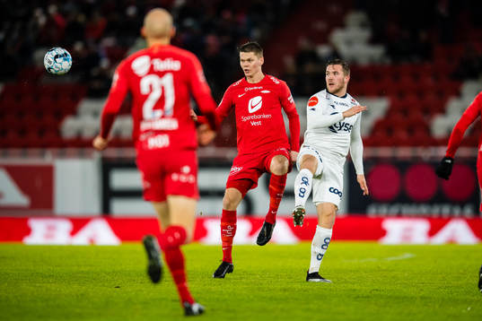 Christian Eggen Rismark of Brann and Benjamin Kallman of Viking
