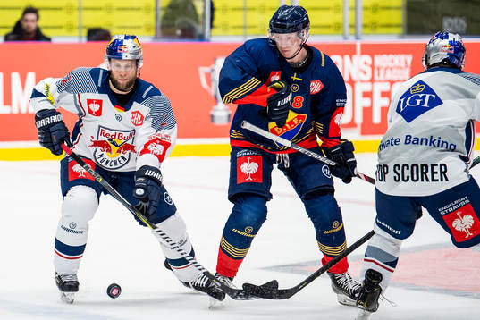Andrew Bodnarchuk of Red Bull Munich and Olle Alsing of