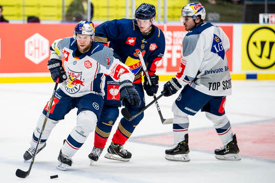 Andrew Bodnarchuk of Red Bull Munich and Olle Alsing of