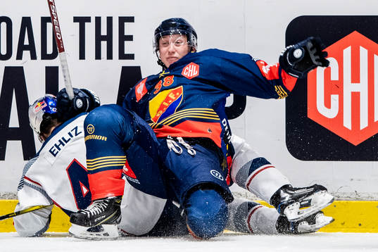 Yasin Ehliz of Red Bull Munich and Olle Alsing of