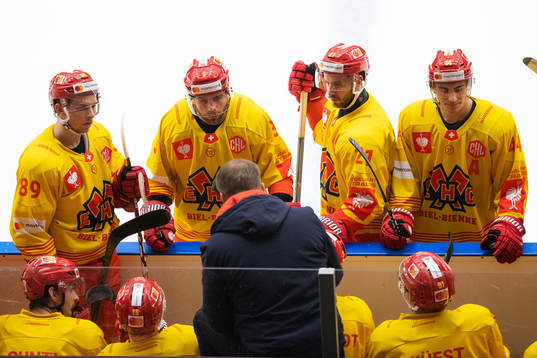 Head coach Antti Törmänen of Biel-Bienne gives