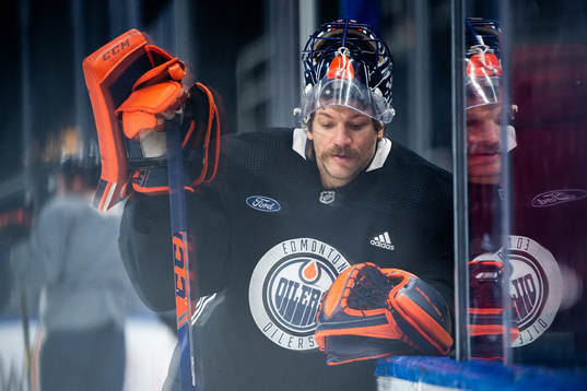 goaltender Mike Smith of the Edmonton Oilers