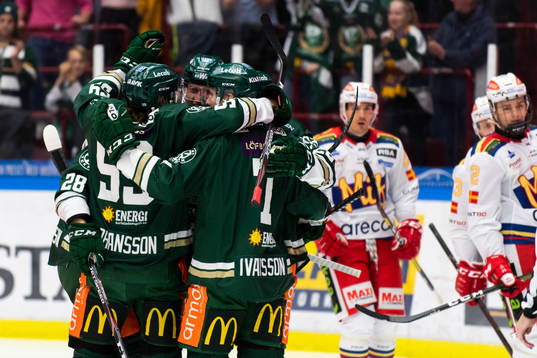 Färjestads Per Åslund jublar