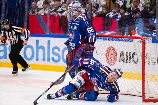 Oskarshamns målvakt Tex Williamsson och Nichlas Torp