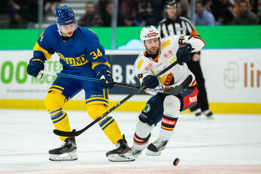 Frölundas Theodor Lennström och Djurgårdens Mattias Guter