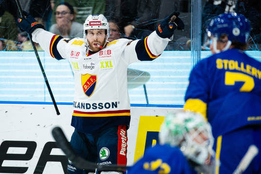 Djurgårdens Mattias Guter jublar