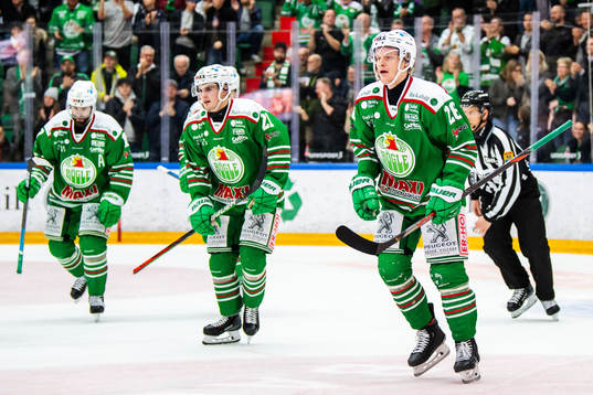 Rögles Anton Bengtsson jublar