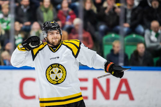 Brynäs Jaedon Descheneau jublar