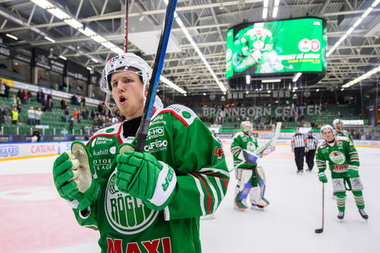 Rögles Niklas Hansson jublar