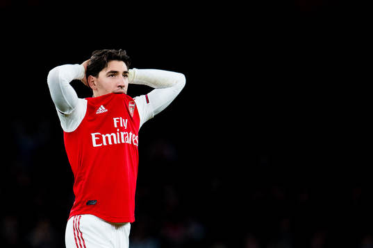Héctor Bellerín of Arsenal looks dejected