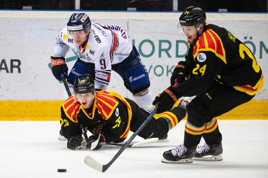 Växjös Marcus Davidsson och Brynäs Daniel Mannberg och