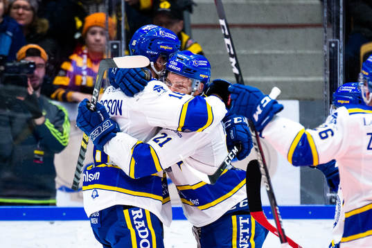 Leksands Daniel Gunnarsson och Mattias Ritola jublar