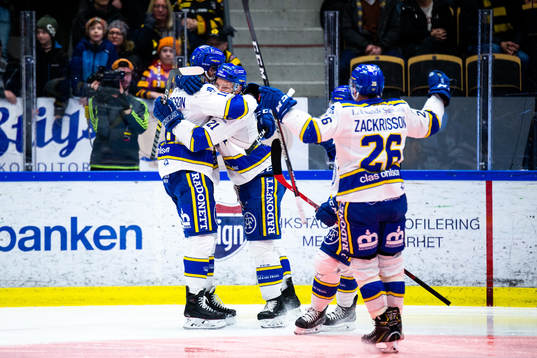 Leksands Daniel Gunnarsson och Mattias Ritola jublar