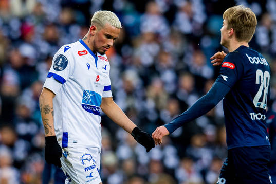Kristoffer Velde of Haugesund and Kristian Thorstvedt of Viking